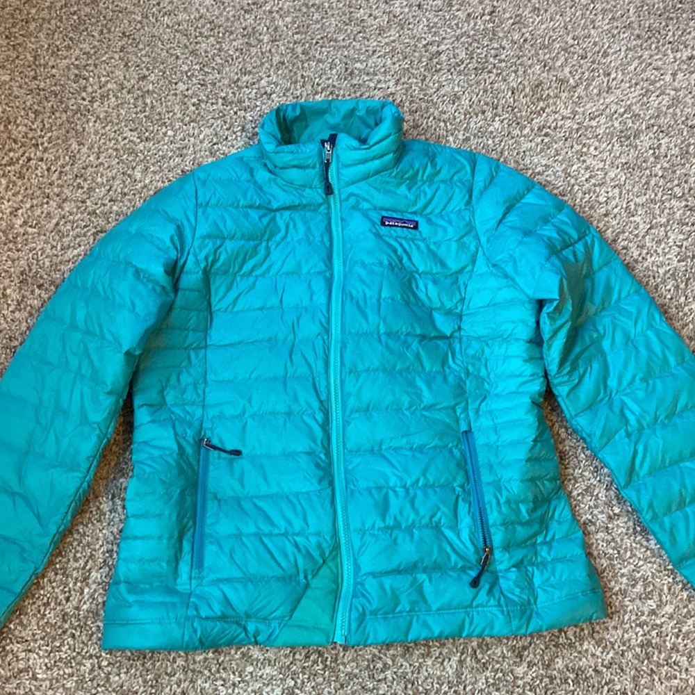 Women’s L Patagonia winter shell jacket. Insulated. Color teal/blue. Barely used